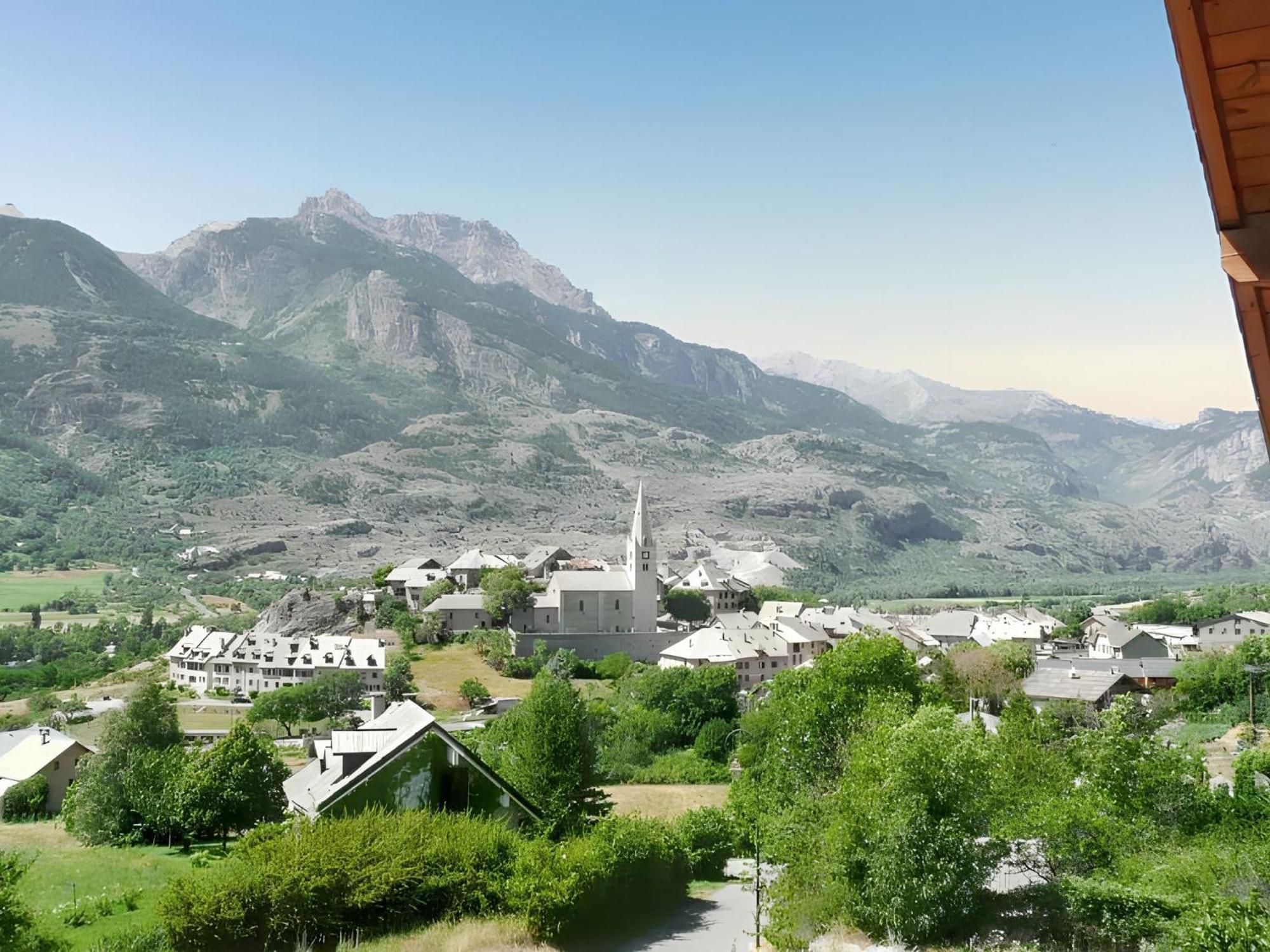 Appartement Paisible A Saint-Crepin Avec Vue Sur La Montagne Exterior foto