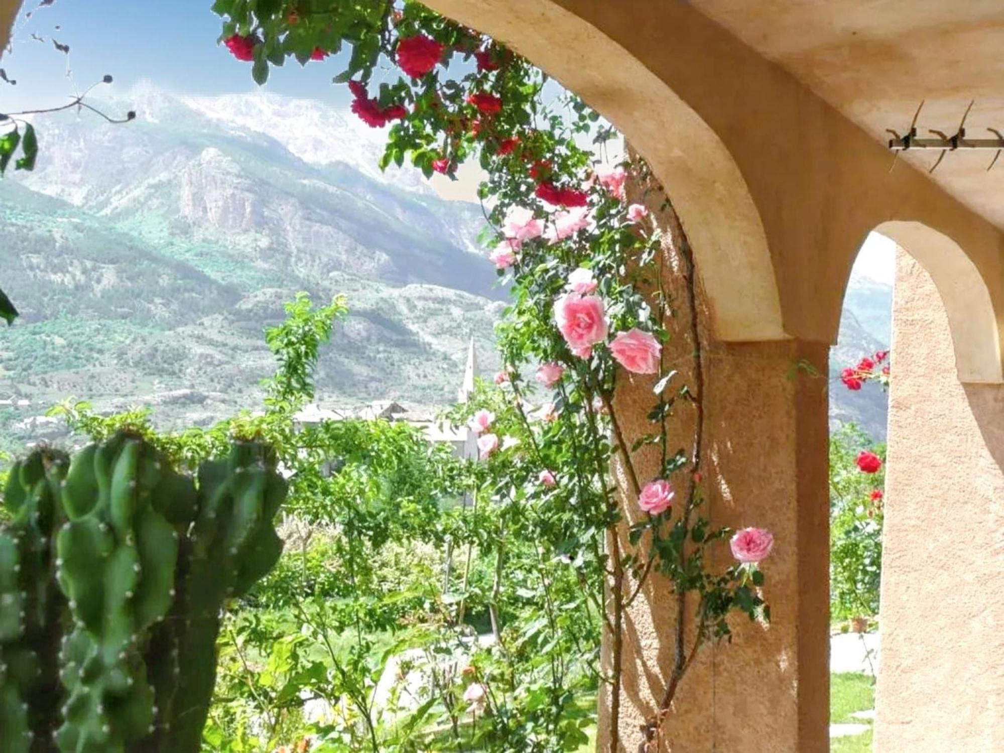 Appartement Paisible A Saint-Crepin Avec Vue Sur La Montagne Exterior foto